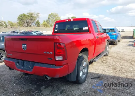 2019 Ram 1500 Classic Express 4X4 6'4 Box из США, поврежденный, VIN 1C6RR7FT2KS567946